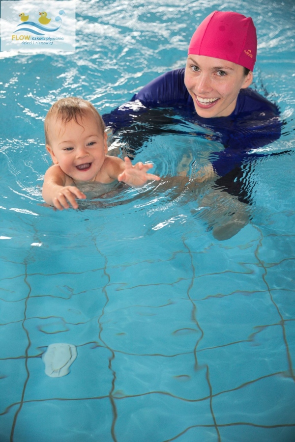 Szkoła pływania dla niemowląt i małych dzieci