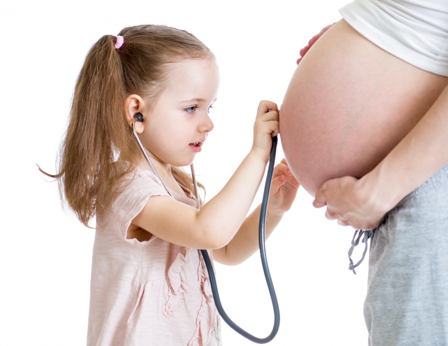 Najgłupsze przesądy na temat ciąży - W ciąży nie wolno głaskać włochatego psa bo dziecko będzie zbyt owłosione