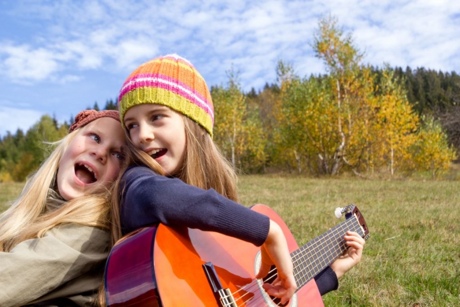 10 powodów dlaczego warto otwierać dziecko na muzykę od najmłodszych lat - Dostarcza czystej radości
