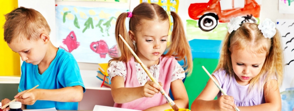 Jakie rodzaje farbek dla dzieci przydadzą się w szkole?