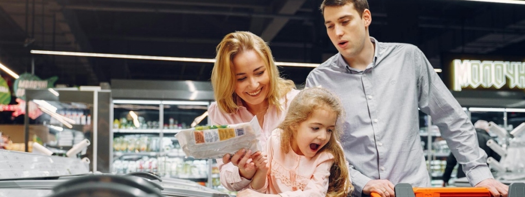 Wizyta z kilkulatkiem w supermarkecie - 7 praktycznych porad dla rodziców
