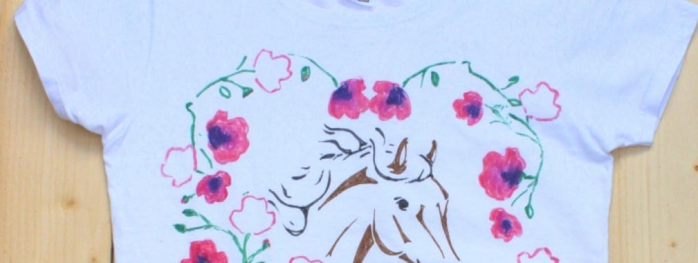Ręcznie malowana koszulka z koniem