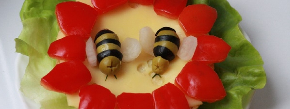 Pszczółki na kwiatku - wiosenna kanapka