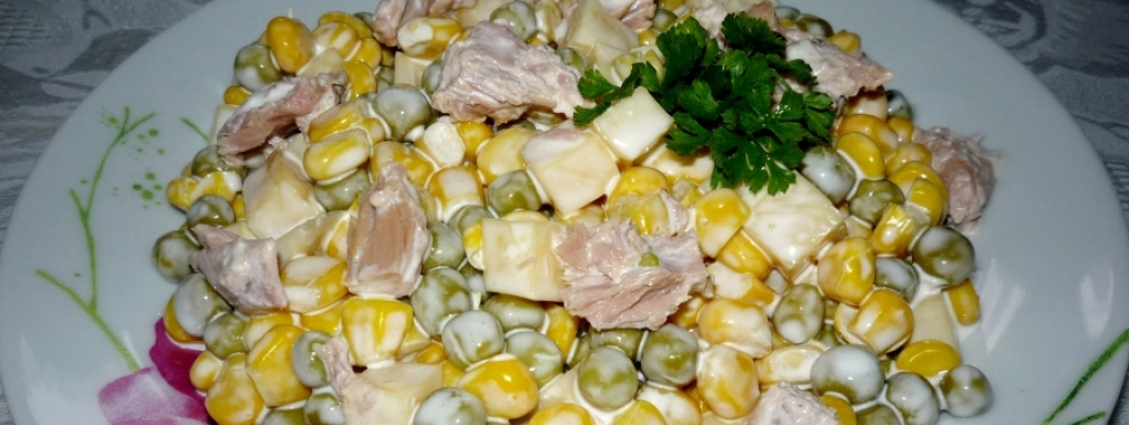 Sałatka kukurydziana z tuńczykiem
