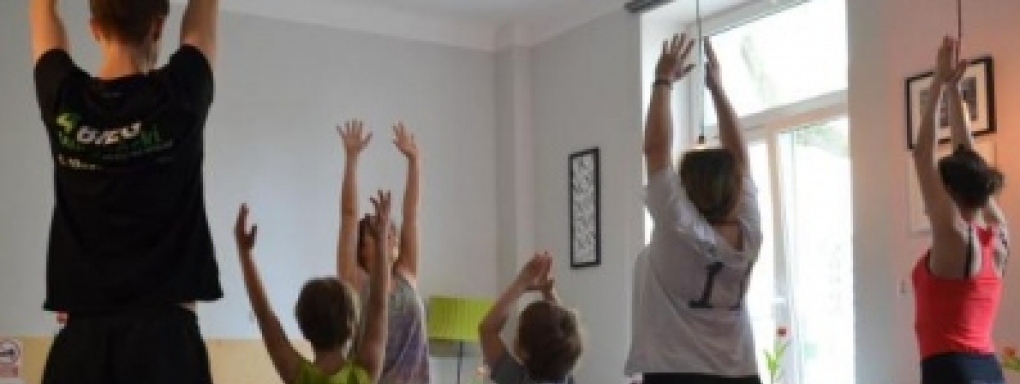 Bezpłatne zajęcia - joga rodzinna na Pradze