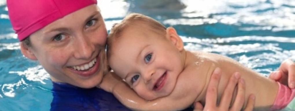 Szkoła pływania dla niemowląt i małych dzieci
