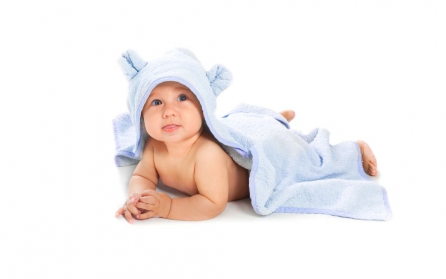 Jakie produkty w dziecięcej wyprawce często się nie przydają?  - Gąbeczka do kąpieli