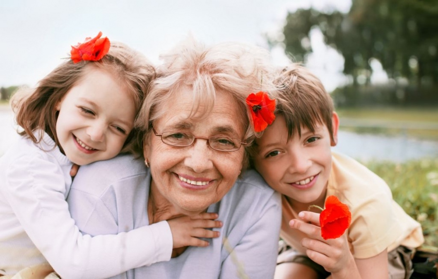 Jak sprawić, by Dziadkowie czuli się wyjątkowo nie tylko od święta? - Pomóż im w domowych obowiązkach