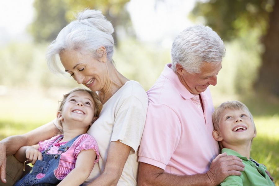 Jak sprawić, by Dziadkowie czuli się wyjątkowo nie tylko od święta? - Ustalcie jeden dzień w miesiącu gdy się kontaktujecie telefonicznie