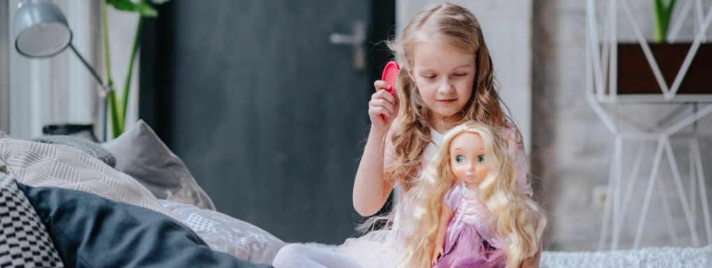 Jaką lalkę kupić na prezent dla dziewczynki?