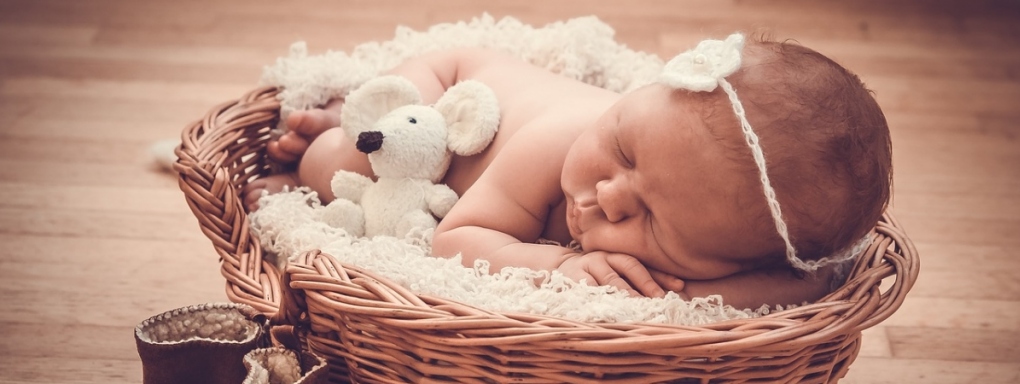 5 pomysłów na prezent dla noworodka z imieniem