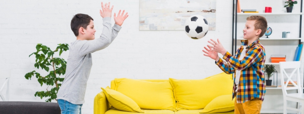 Pokój chłopca, który uwielbia piłkę nożną - co powinno się w nim znaleźć?