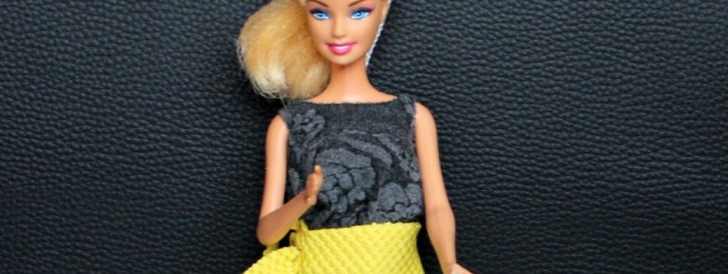 Prosty strój dla lalki Barbie - bez szycia