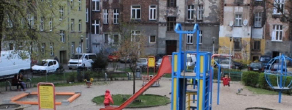 Place zabaw - wrocławskie Krzyki