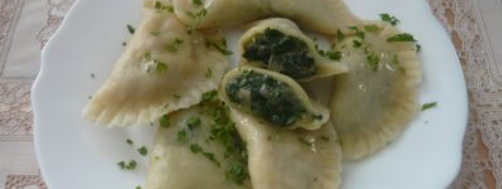 Pierogi ze szpinakiem i serem feta